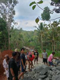 PEMBANGUNAN DRAINASE DAN TALUD PADUKUHAN GUNUNGMANUK